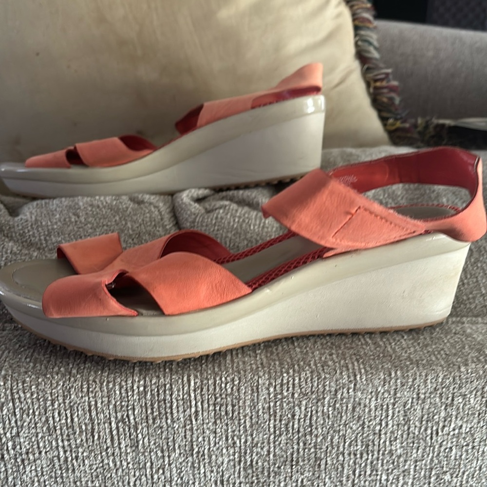 Eastspirt 9 1/2 anti-gravity sandals